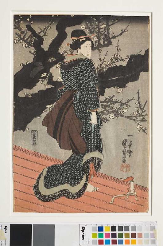 Frau, nachts unter einem blühenden Pflaumenbaum from Utagawa Kuniyoshi