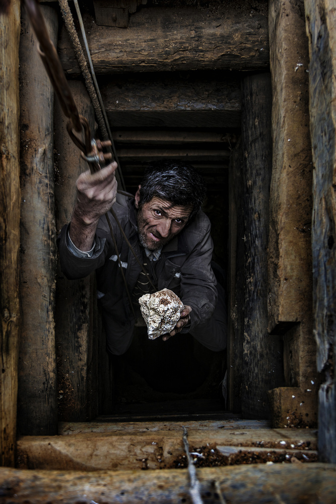 Meerschaum worker from Yasemin Bakan