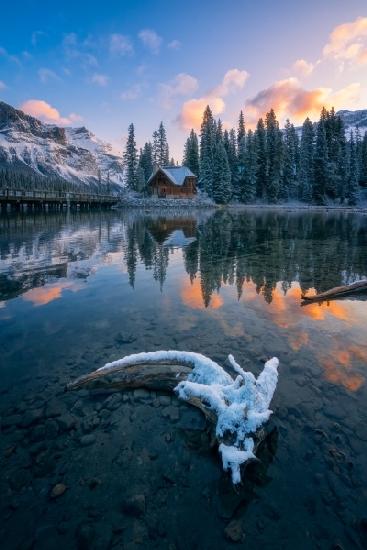 Lake Side Cabin