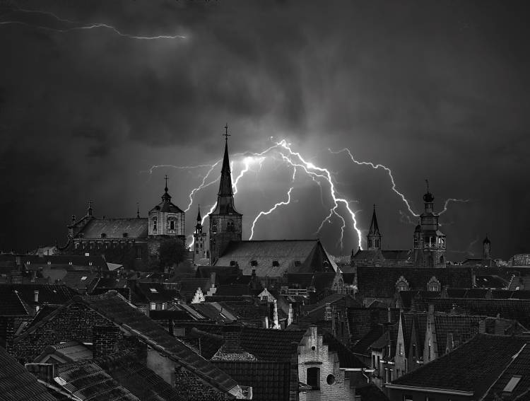 Chaos in the sky of Bruges from Yvette Depaepe
